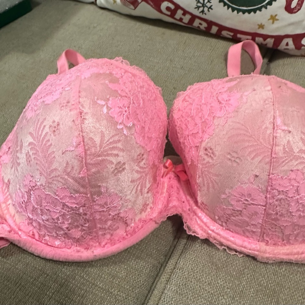 Victoria's Secret Pink Floral Lace Bra 38DD